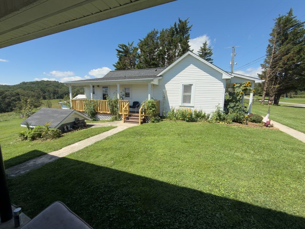 Photo of 7038 Pipers Gap Rd, Galax, VA 24333 (MLS # 103178)