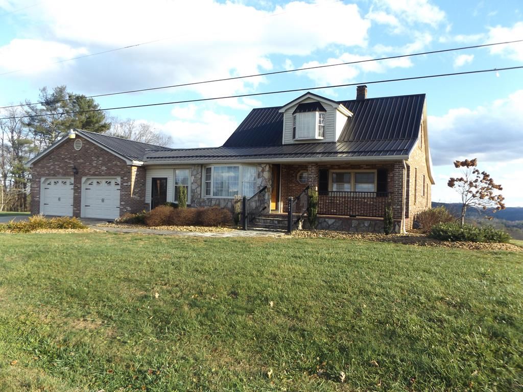 Photo of 7203 Double Cabin Rd, Hillsville, VA 24343 (MLS # 104264)