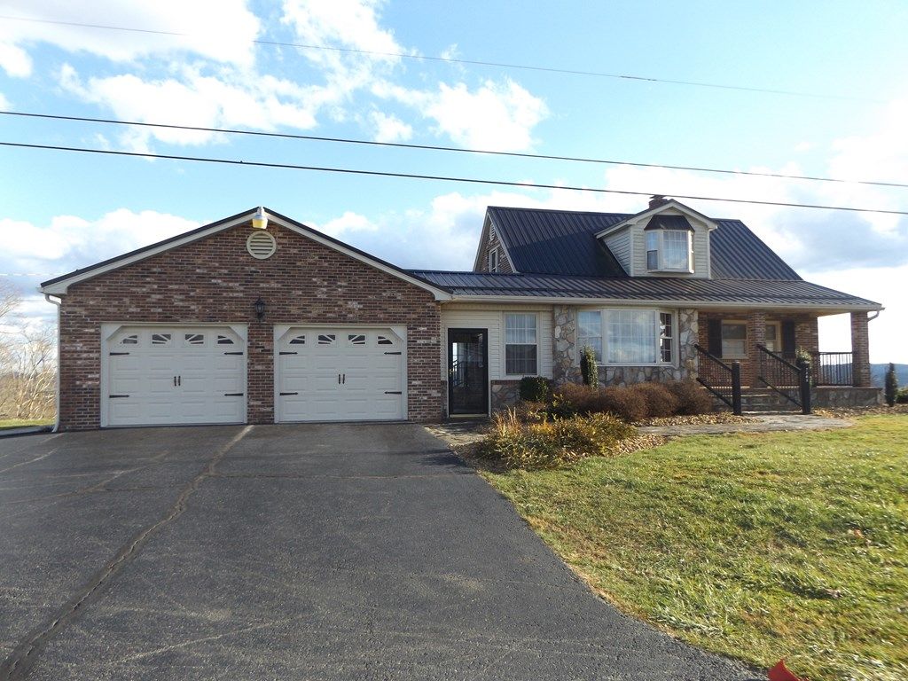 Photo of 7203 Double Cabin Rd, Hillsville, VA 24343 (MLS # 104264)