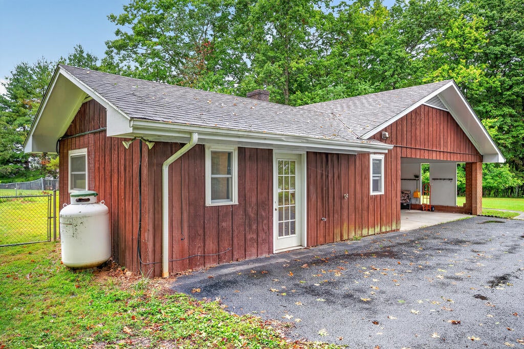 61 Glenmont Rd