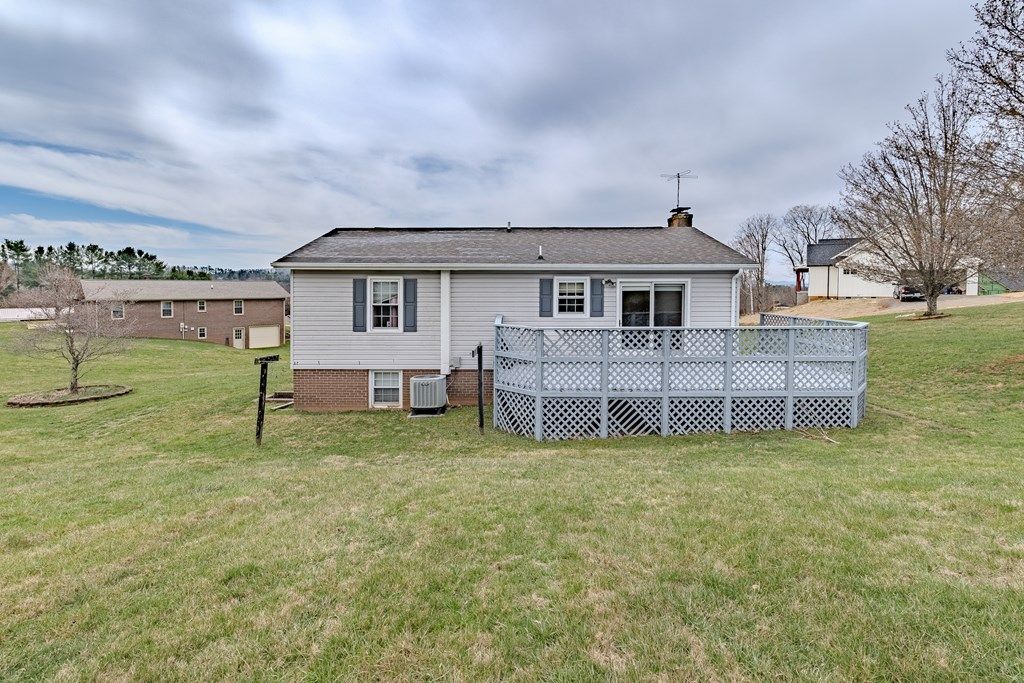 Photo of 107 Rhudy St, Galax, VA 24333 (MLS # 109343)