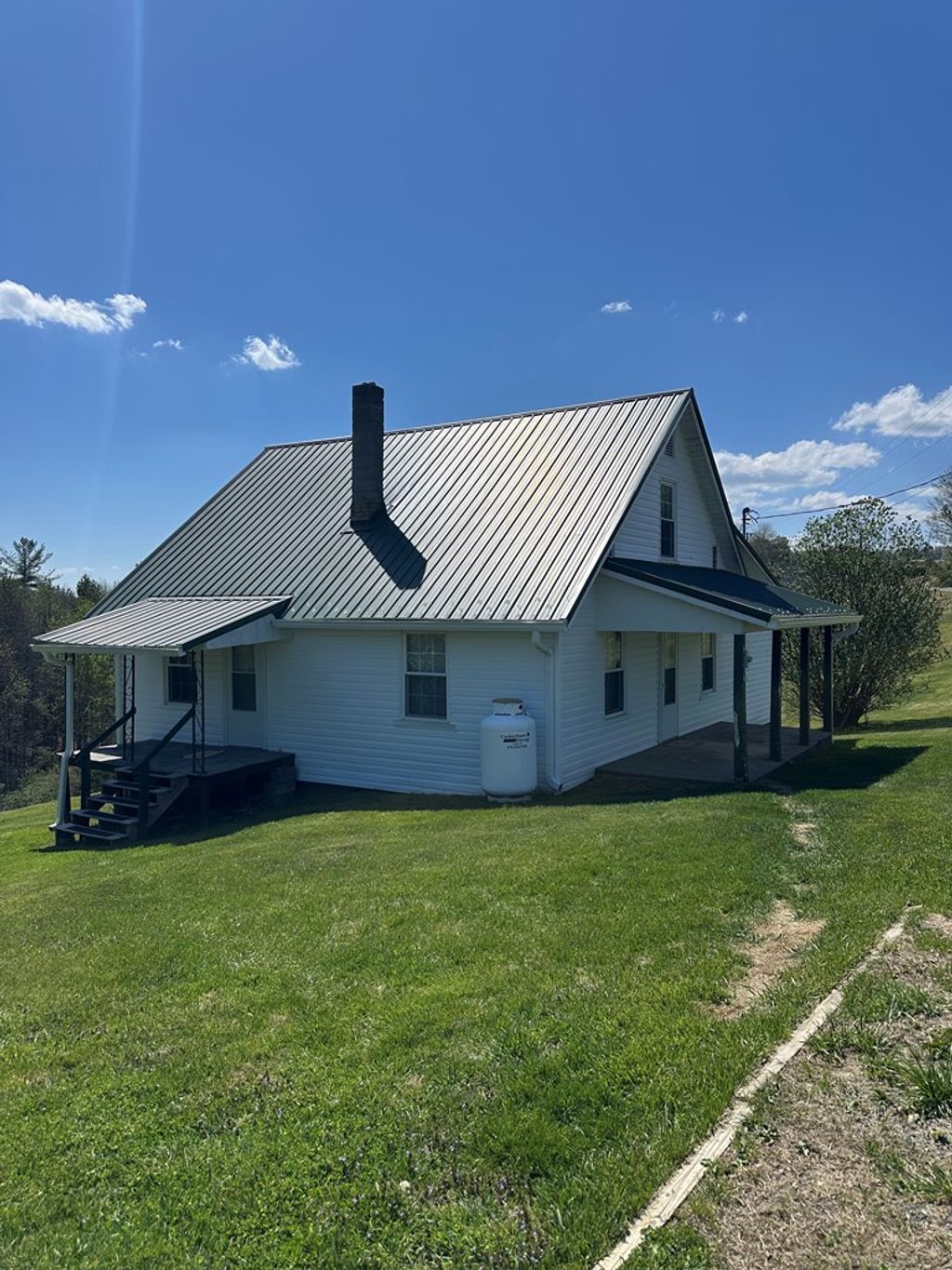 Photo of 9330 Carsonville Rd, Independence, VA 24348 (MLS # 109680)