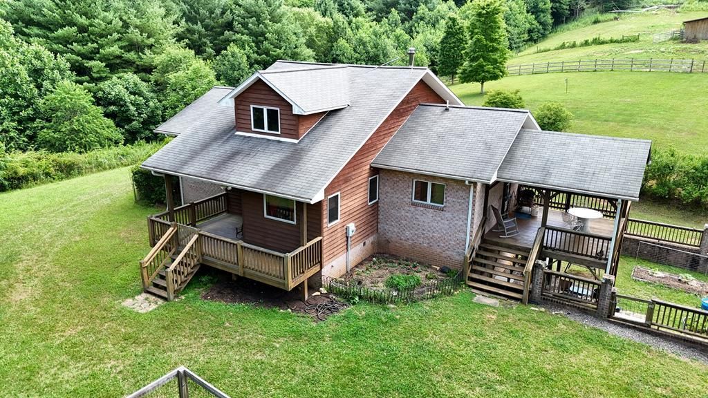 Photo of 931 Maple Shade Rd, Laurel Fork, VA 24352 (MLS # 98810)