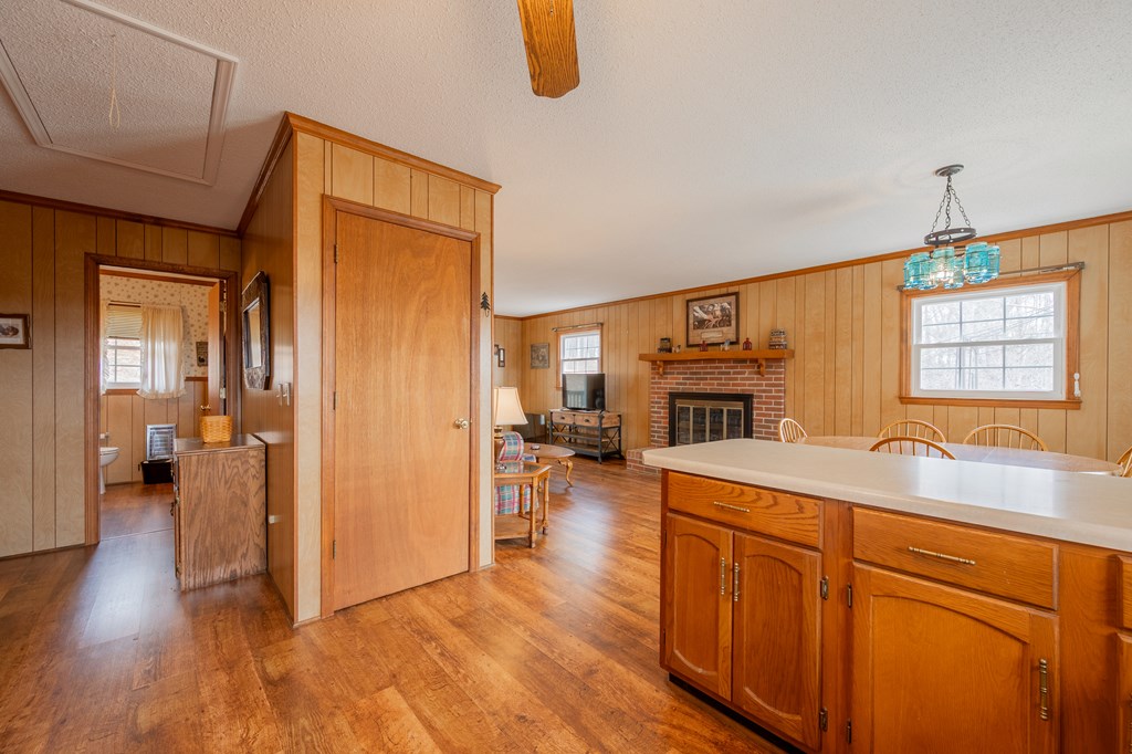 Dugspur, Virginia 24325, United States, 3 Bedrooms Bedrooms, ,2 BathroomsBathrooms,Residential,Active,89861