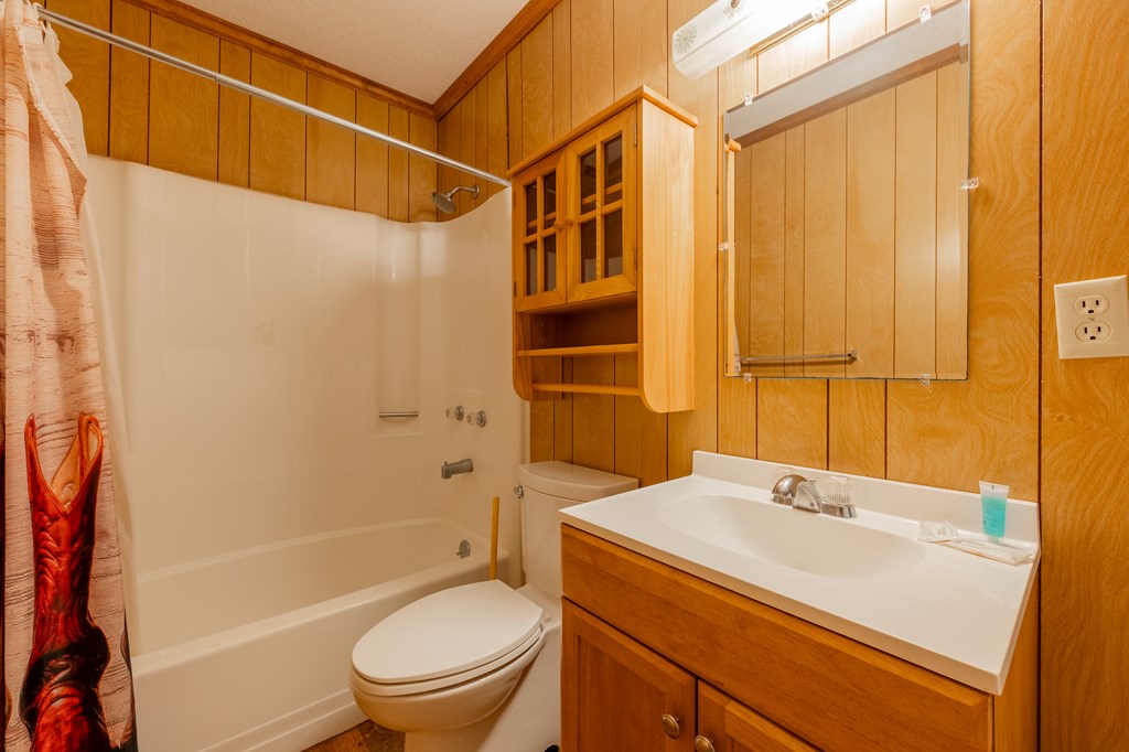 Dugspur, Virginia 24325, United States, 3 Bedrooms Bedrooms, ,2 BathroomsBathrooms,Residential,Active,89861