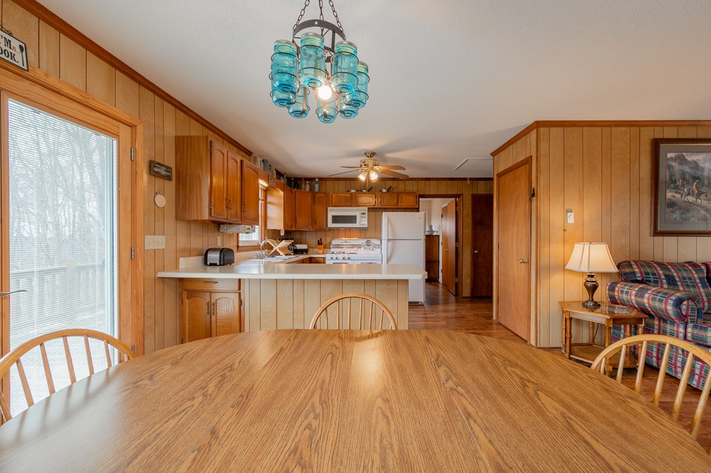 Dugspur, Virginia 24325, United States, 3 Bedrooms Bedrooms, ,2 BathroomsBathrooms,Residential,Active,89861