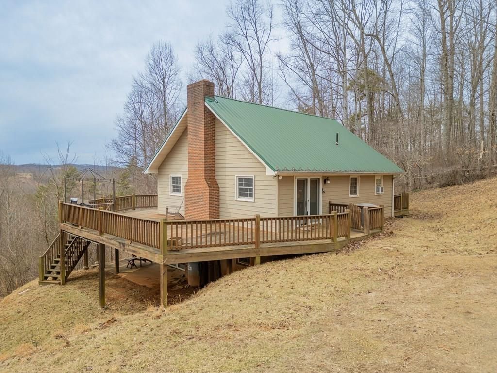 Photo of 913 Kanawha Ridge Rd, Dugspur, VA 24325 (MLS # 98960)