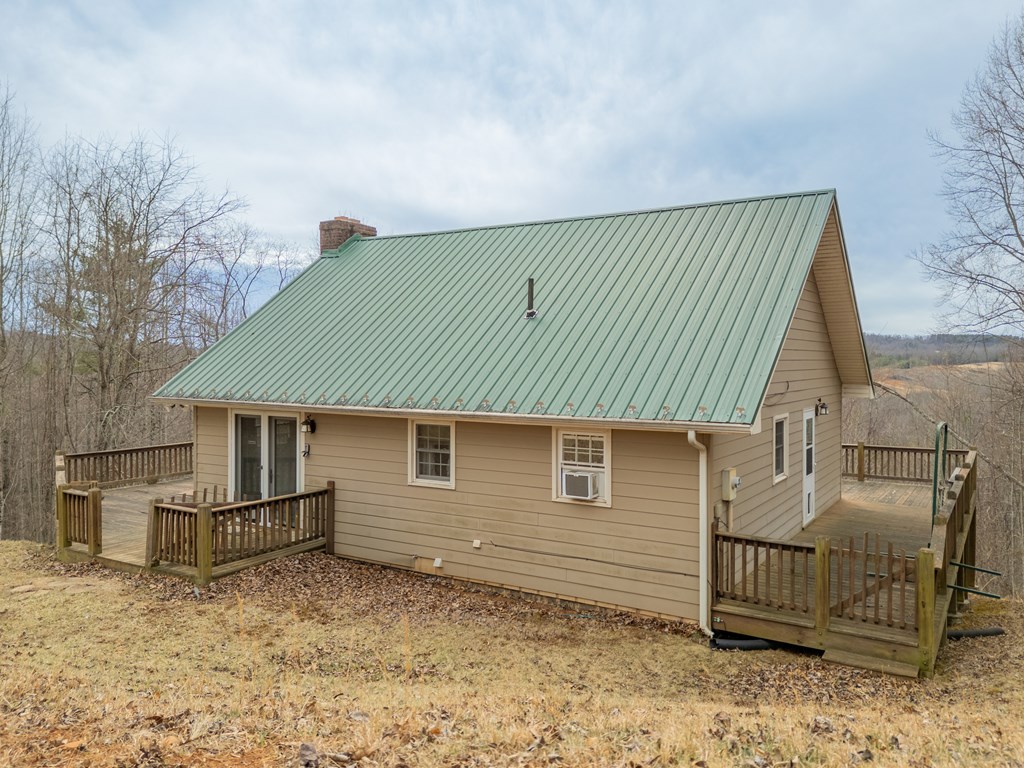 Dugspur, Virginia 24325, United States, 3 Bedrooms Bedrooms, ,2 BathroomsBathrooms,Residential,Active,89861