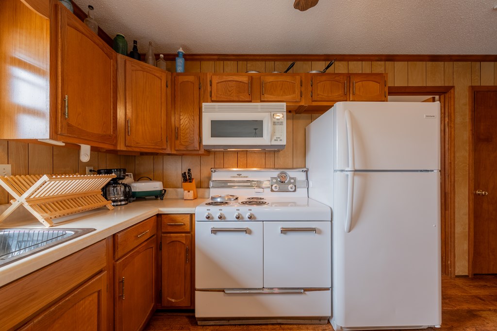 Dugspur, Virginia 24325, United States, 3 Bedrooms Bedrooms, ,2 BathroomsBathrooms,Residential,Active,89861