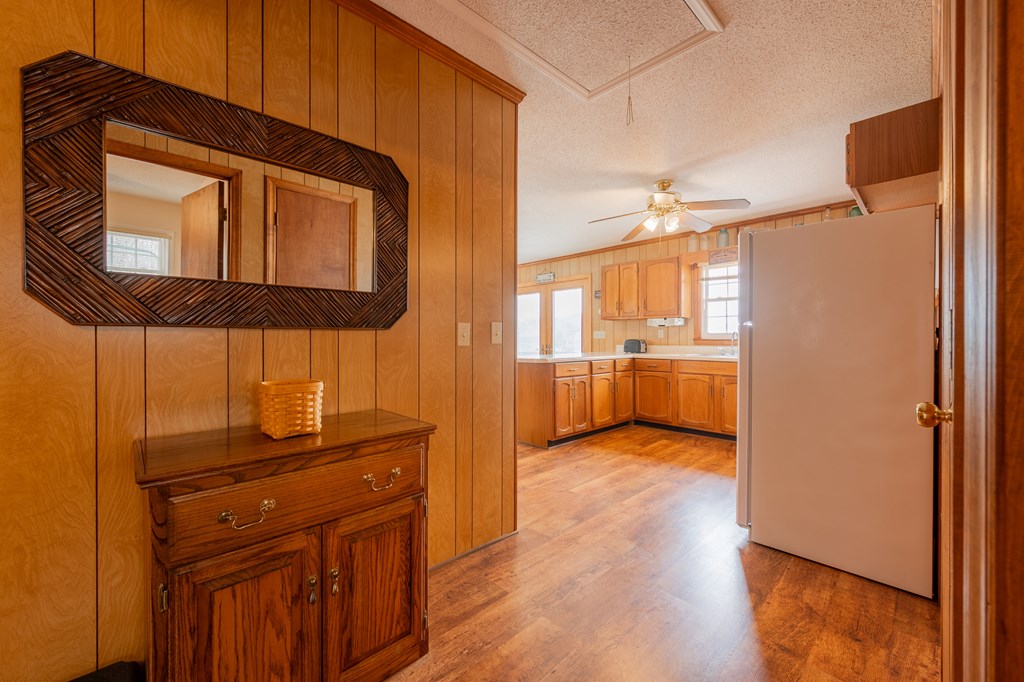 Dugspur, Virginia 24325, United States, 3 Bedrooms Bedrooms, ,2 BathroomsBathrooms,Residential,Active,89861