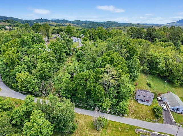 Photo of TBD Hotel Ave #/, Tazewell, VA 24651 (MLS # 110608)