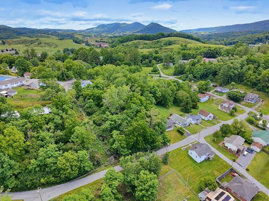 Photo of TBD Hotel Ave #/, Tazewell, VA 24651 (MLS # 110608)