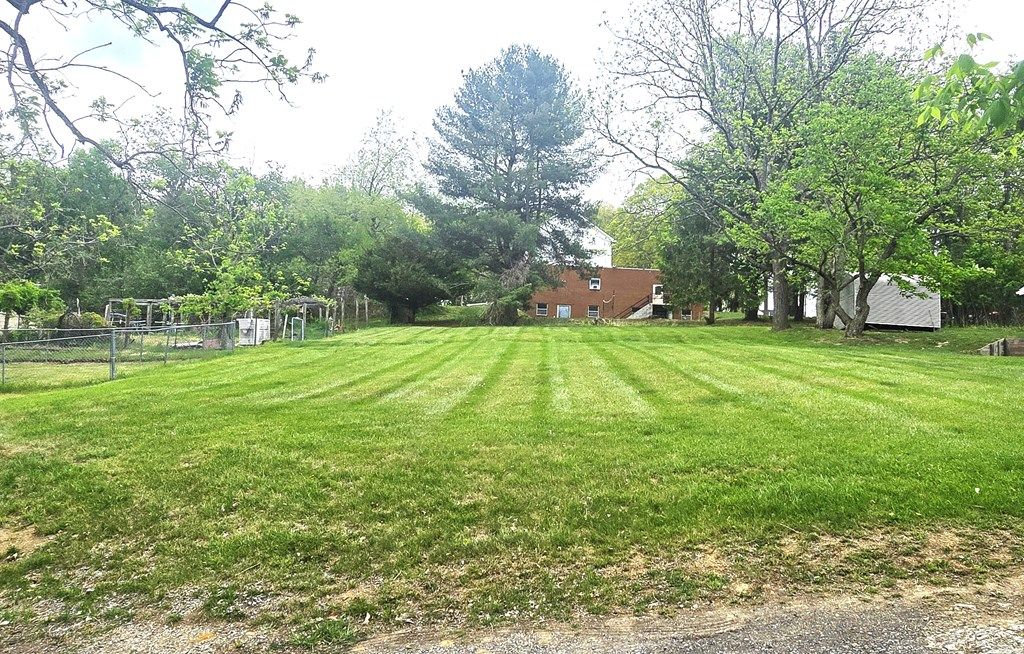 Photo of 501508 Piedmont St, Blacksburg, VA 24060 (MLS # 110246)