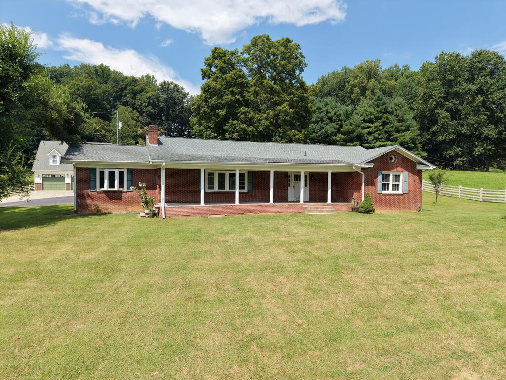 Photo of 23693 Walden Rd, Abingdon, VA 24210 (MLS # 111756)