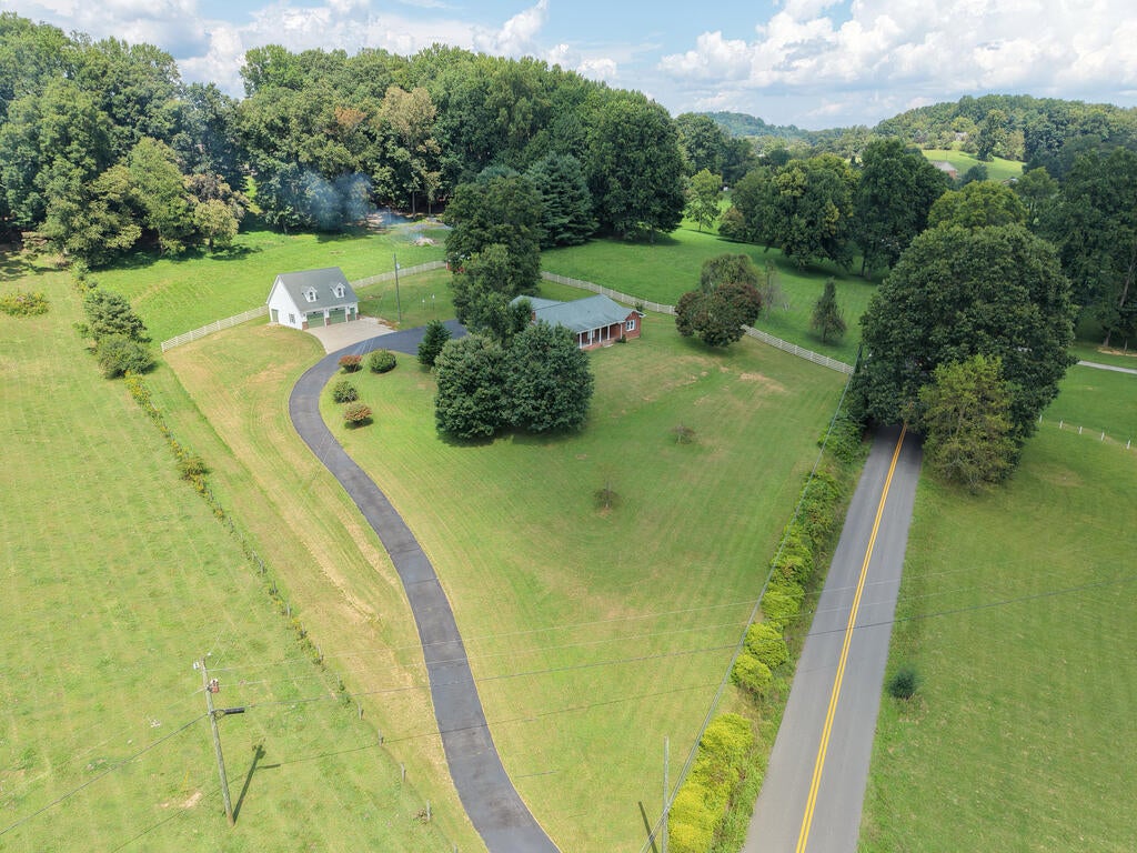 Photo of 23693 Walden Rd, Abingdon, VA 24210 (MLS # 111756)