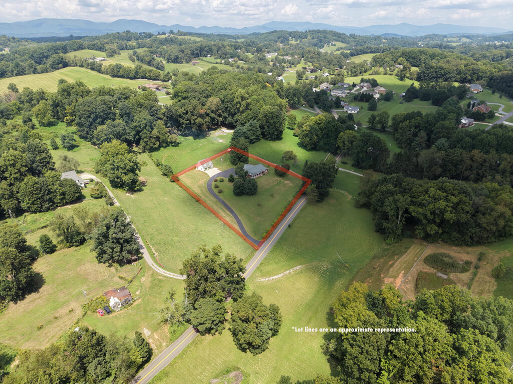 Photo of 23693 Walden Rd, Abingdon, VA 24210 (MLS # 111756)
