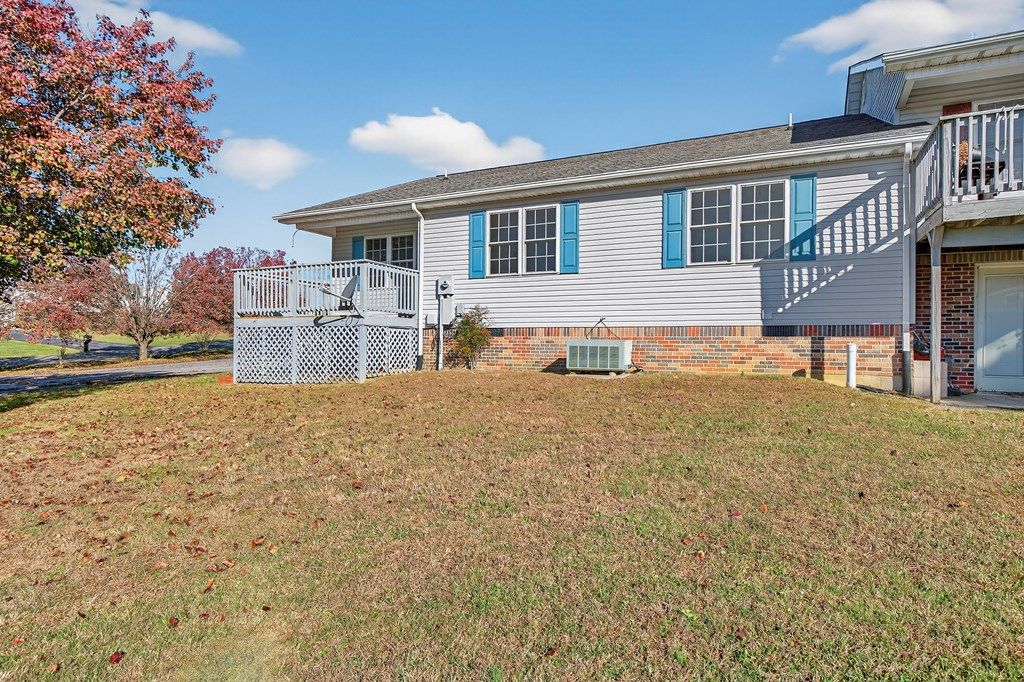 Photo of 16311 Chase Ln, Abingdon, VA 24210 (MLS # 104151)