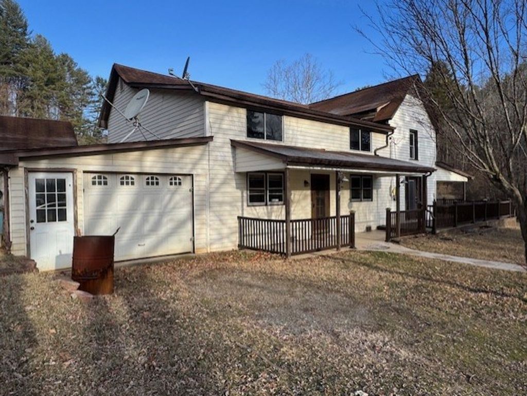 Photo of 929 Mule Hell Rd, Wytheville, VA 24382 (MLS # 104669)