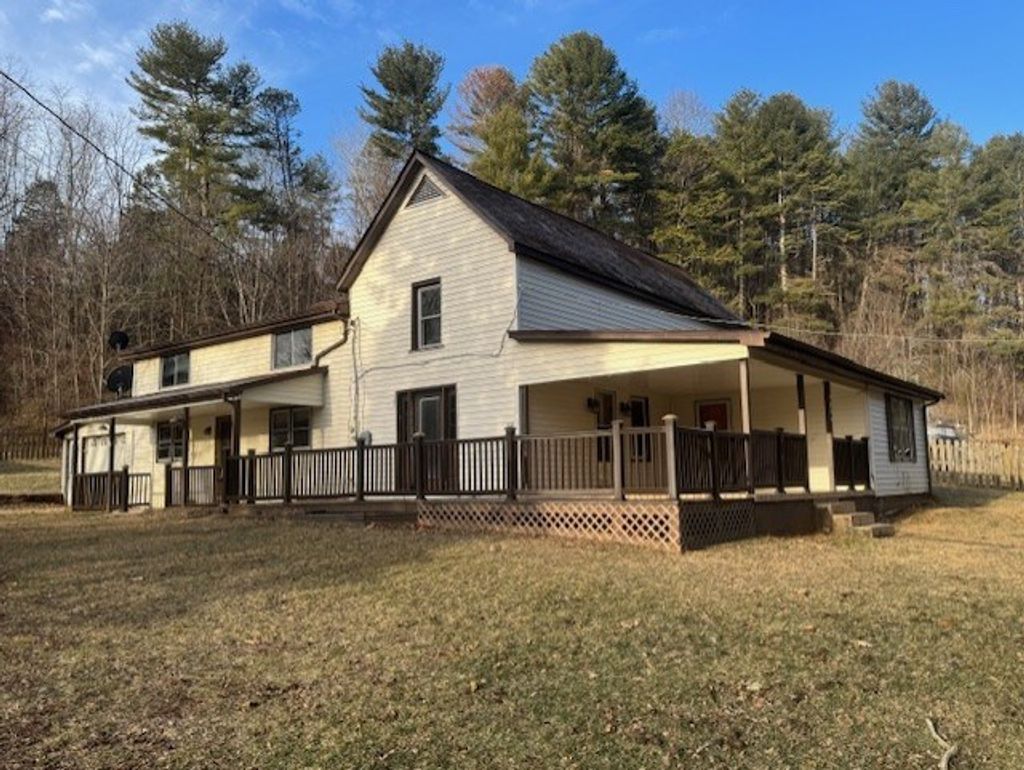 Photo of 929 Mule Hell Rd, Wytheville, VA 24382 (MLS # 104669)