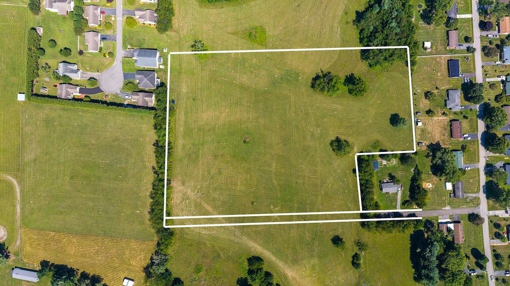 Photo of 2 Beck Ln, Pulaski, VA 24301 (MLS # 103499)