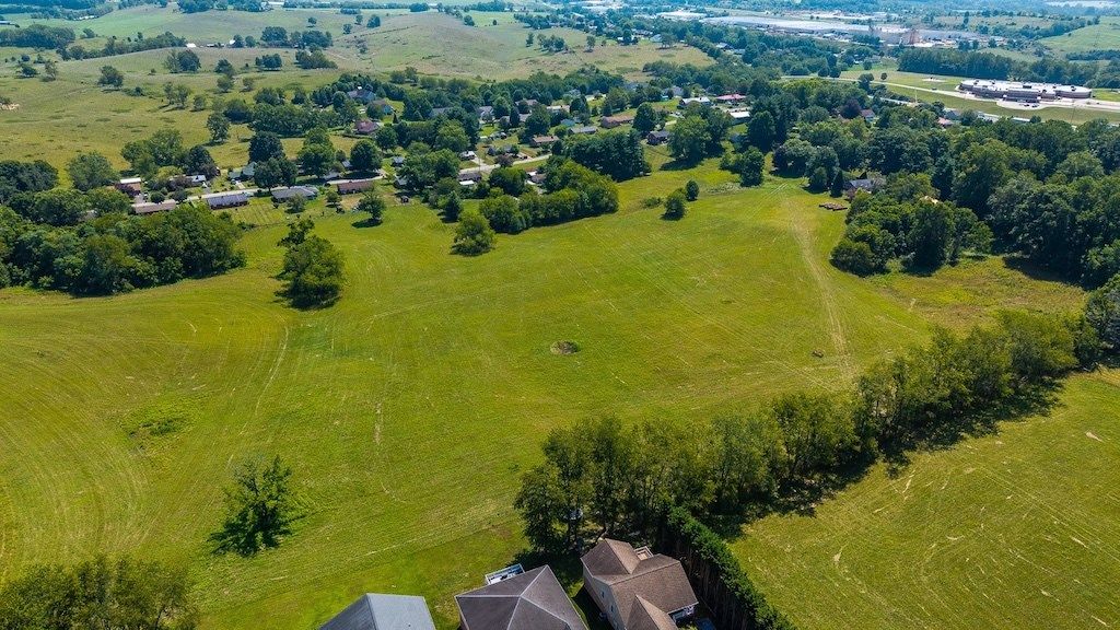 Photo of 2 Beck Ln, Pulaski, VA 24301 (MLS # 103499)