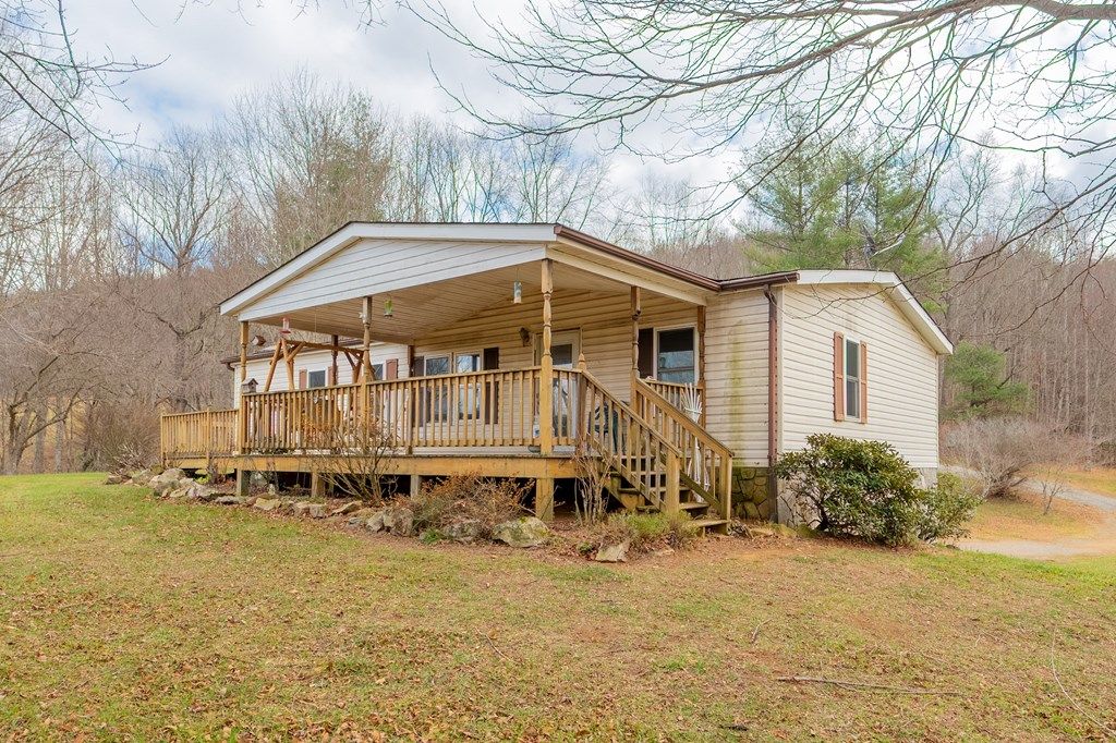 Photo of 451 Summerfield Rd, Independence, VA 24348 (MLS # 104210)