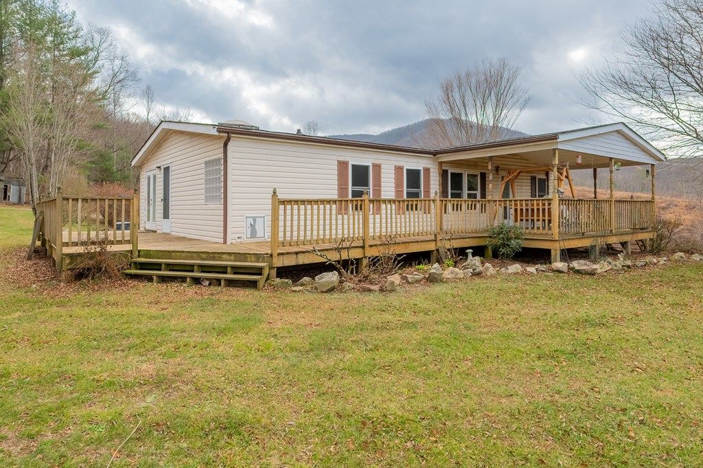 Photo of 451 Summerfield Rd, Independence, VA 24348 (MLS # 104210)