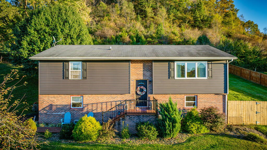 Photo of 141 Trigg Drive, Lebanon, VA 24266 (MLS # 112379)