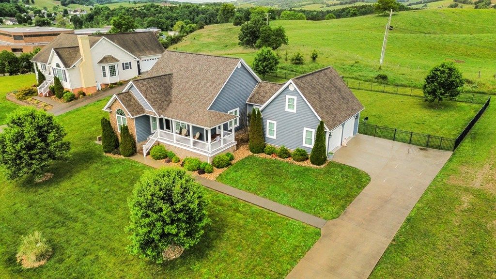 Photo of 205 Riley St, Lebanon, VA 24266 (MLS # 110316)