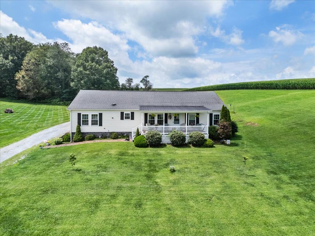 Photo of 331 Richfield Street, Rural Retreat, VA 24368 (MLS # 111599)