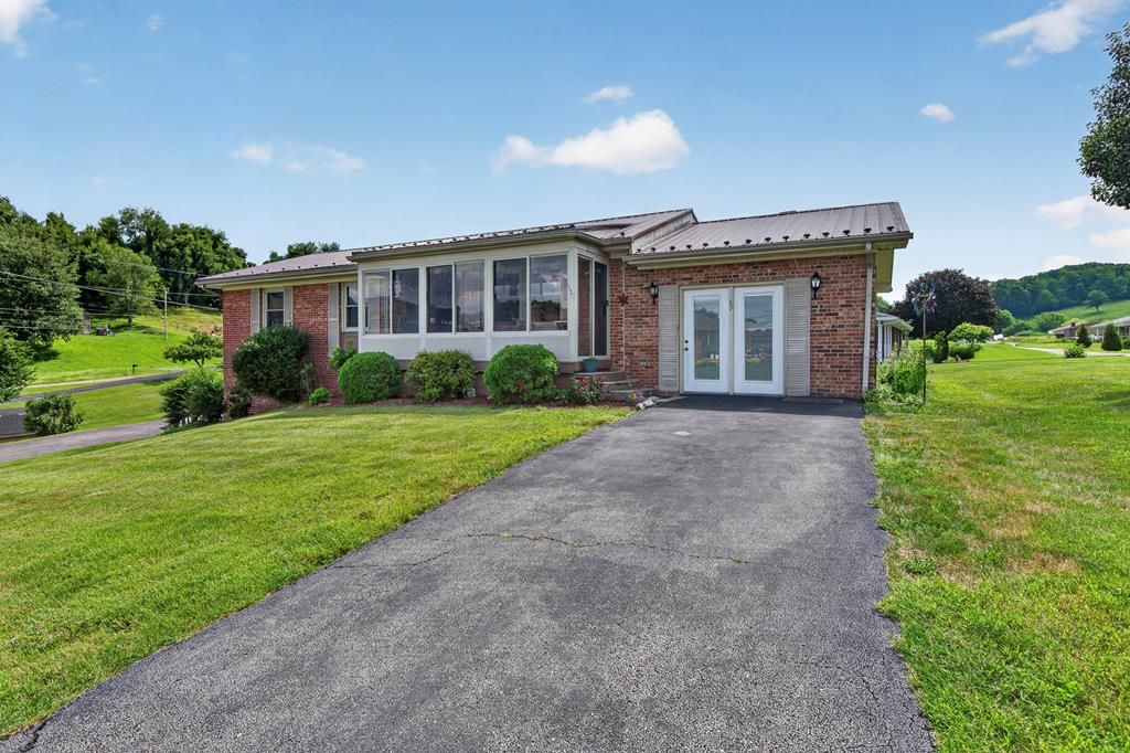 Photo of 89 Arch Barrett Dr, Rosedale, VA 24280 (MLS # 110905)