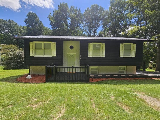 366 OAK GROVE WAY, BLUEFIELD, VA 24605 - Image aec3bf9a249adacea5aa9e1bb74bae3d/2920191786