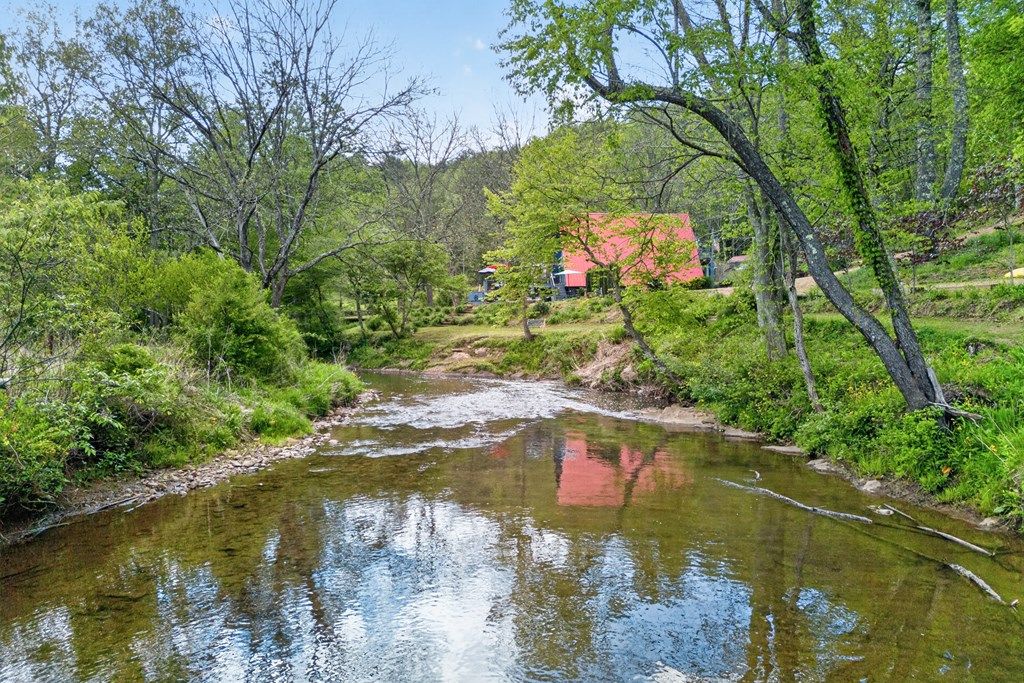 Photo of 557 Burkes Ford Rd, Dugspur, VA 24325 (MLS # 110144)