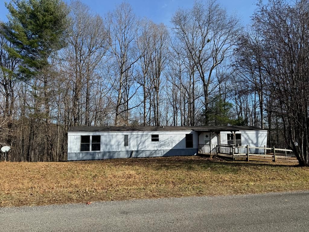 Photo of 303 Flatridge Rd, Cana, VA 24317 (MLS # 104331)