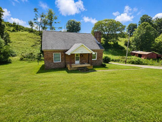 Photo of 2646 Crossroads Dr, Galax, VA 24333 (MLS # 111730)