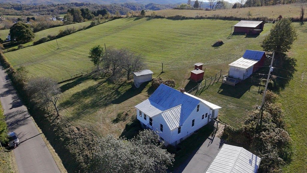 Photo of 270 Burgundy Lane, Rural Retreat, VA 24368 (MLS # 103672)