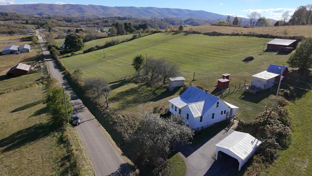 Photo of 270 Burgundy Lane, Rural Retreat, VA 24368 (MLS # 103672)