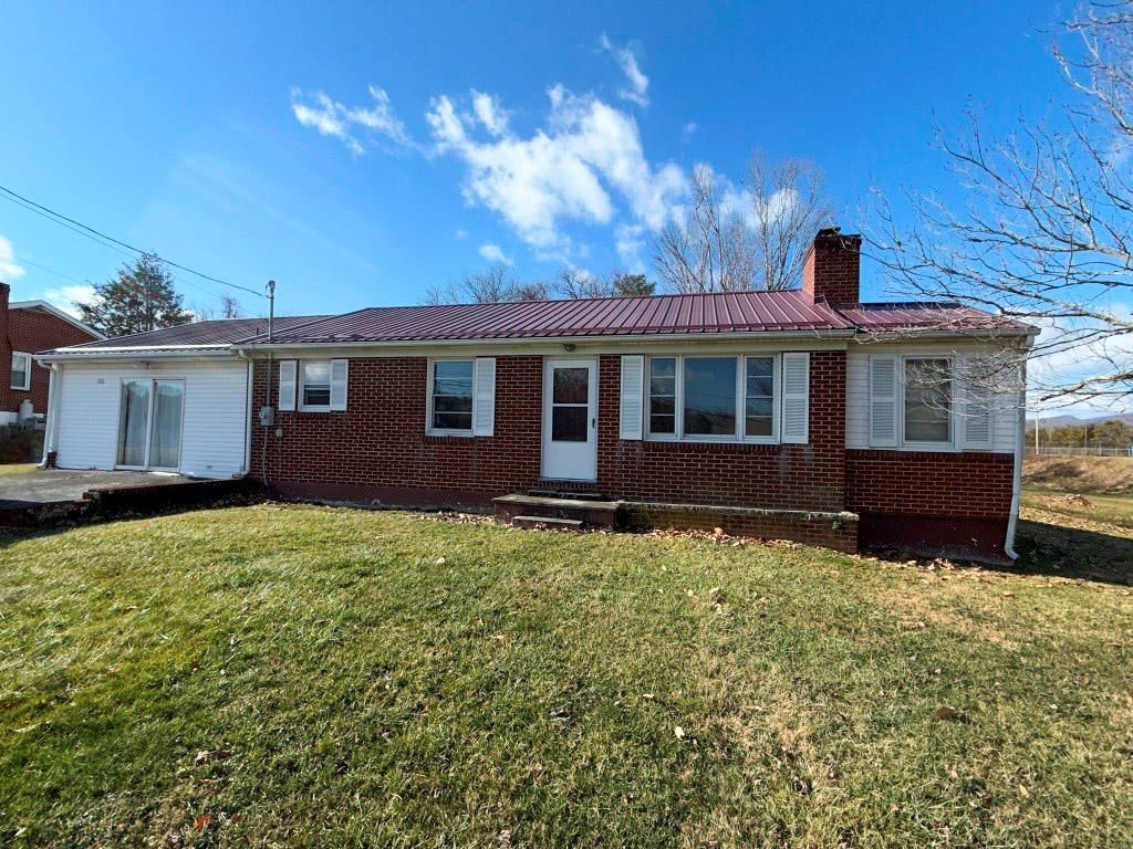 Photo of 122 Adwolfe Road, Marion, VA 24354 (MLS # 104414)