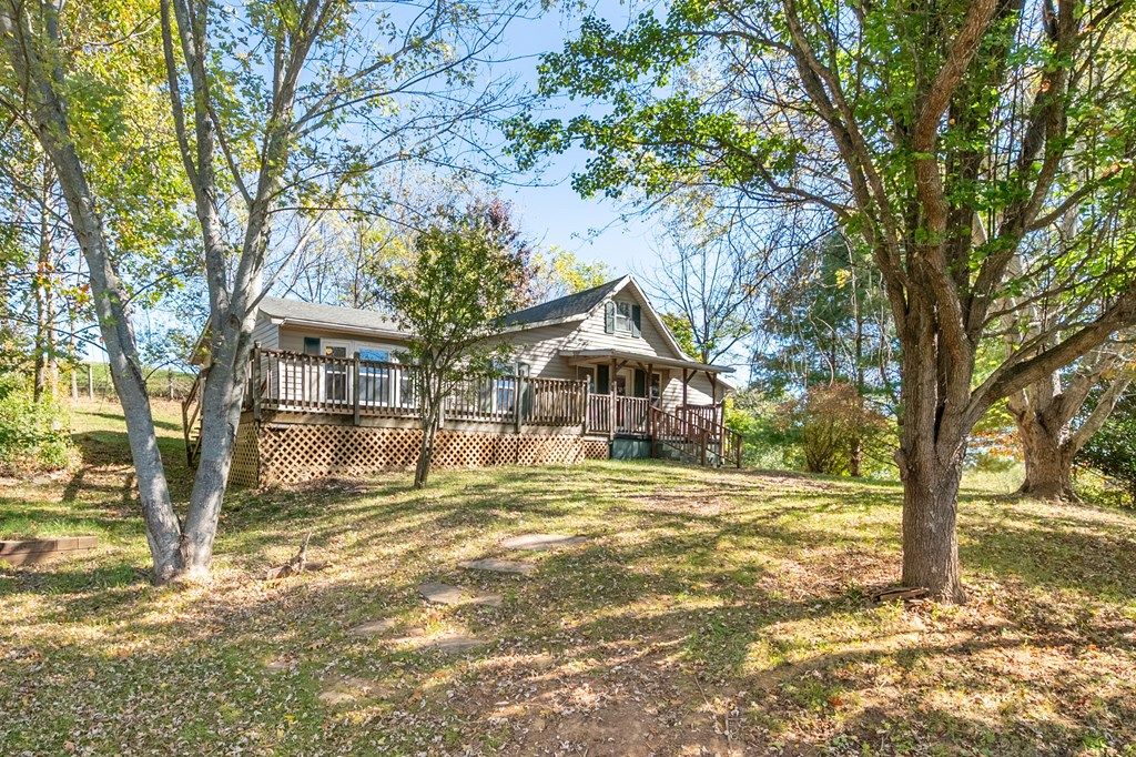 Photo of 523 Melrose Lane, Independence, VA 24348 (MLS # 103769)