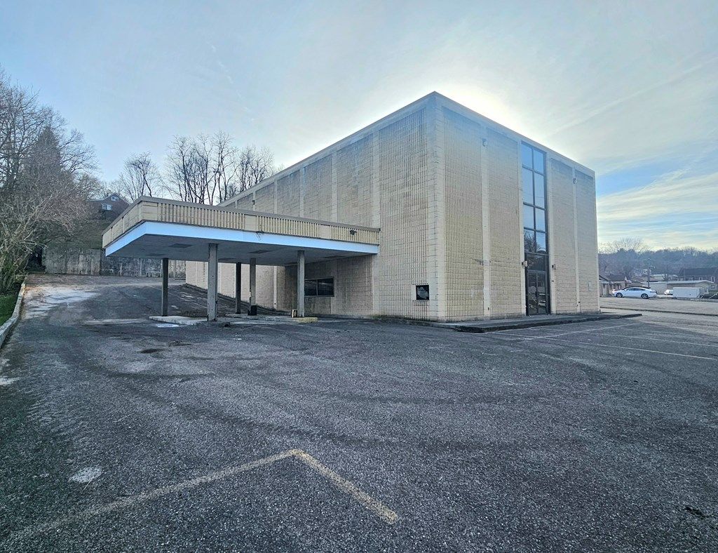 Photo of 1656 Fincastle Tpke, Tazewell, VA 24651 (MLS # 104519)