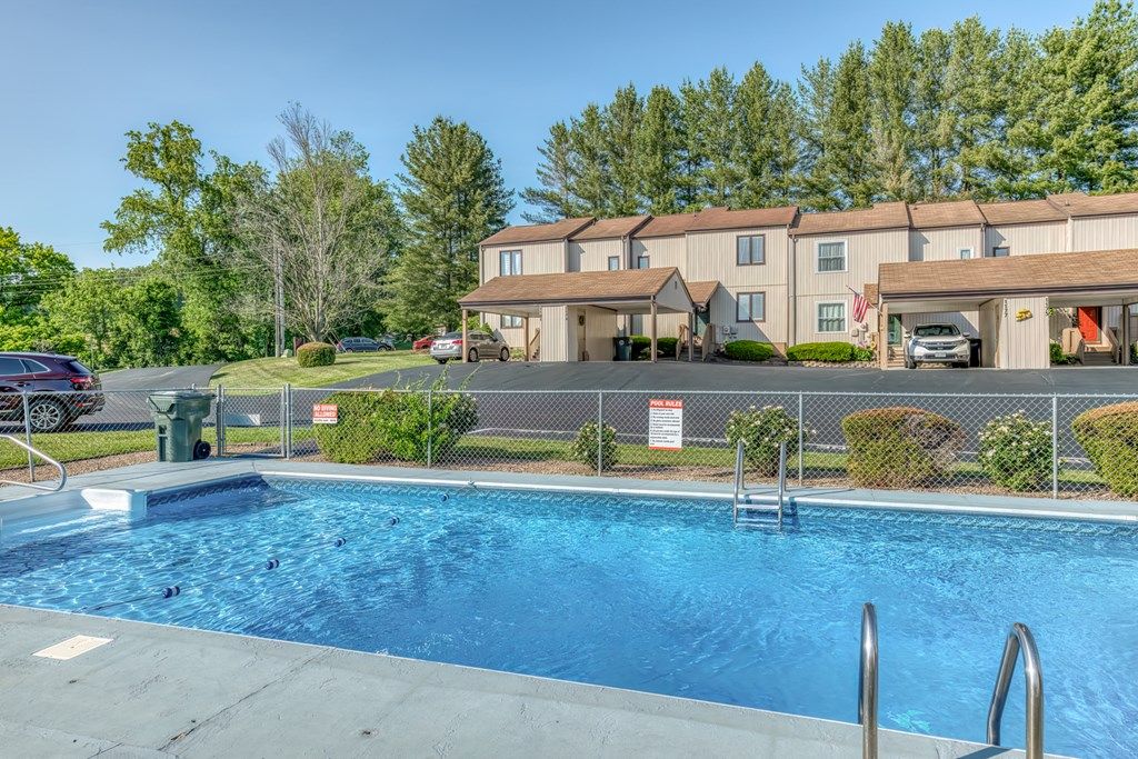 Photo of 1181 Pebble Dr, Bristol, VA 24201 (MLS # 110206)