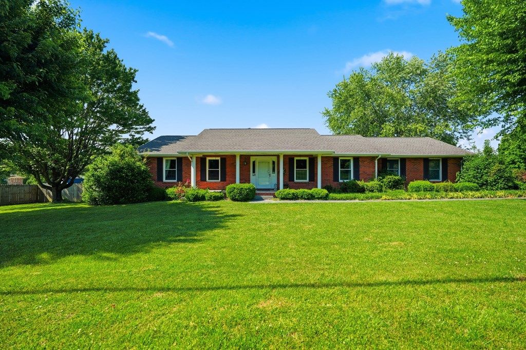Photo of 149 Robin Circle, Bristol, VA 24202 (MLS # 110249)