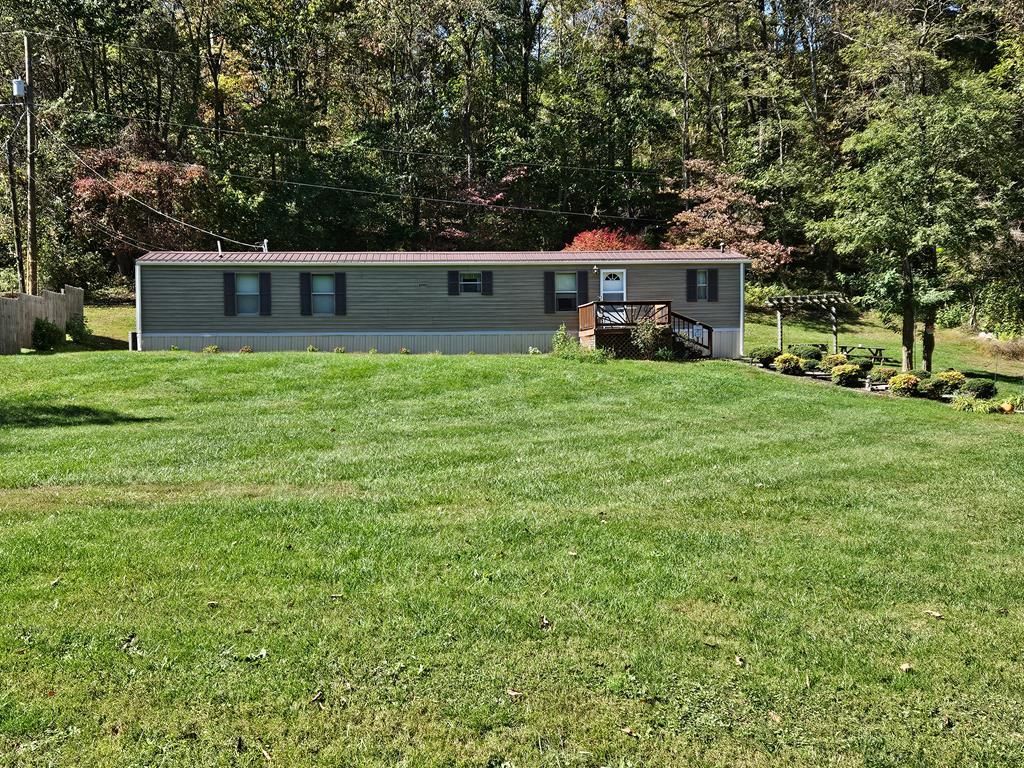 Photo of 3335 Old Route 100 Rd, Pulaski, VA 24301 (MLS # 103671)