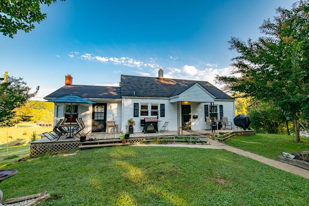 Photo of 360 Kenbrook Dr, Galax, VA 24333 (MLS # 110356)
