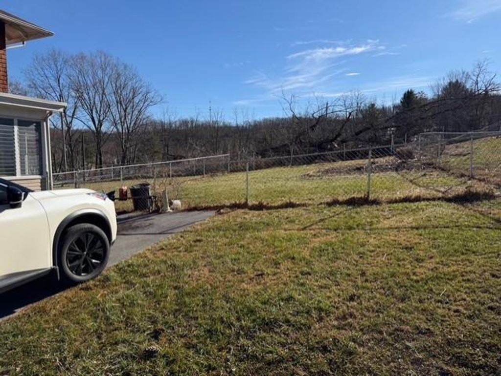 Photo of 116 East Street, Bluefield, VA 24605 (MLS # 104442)