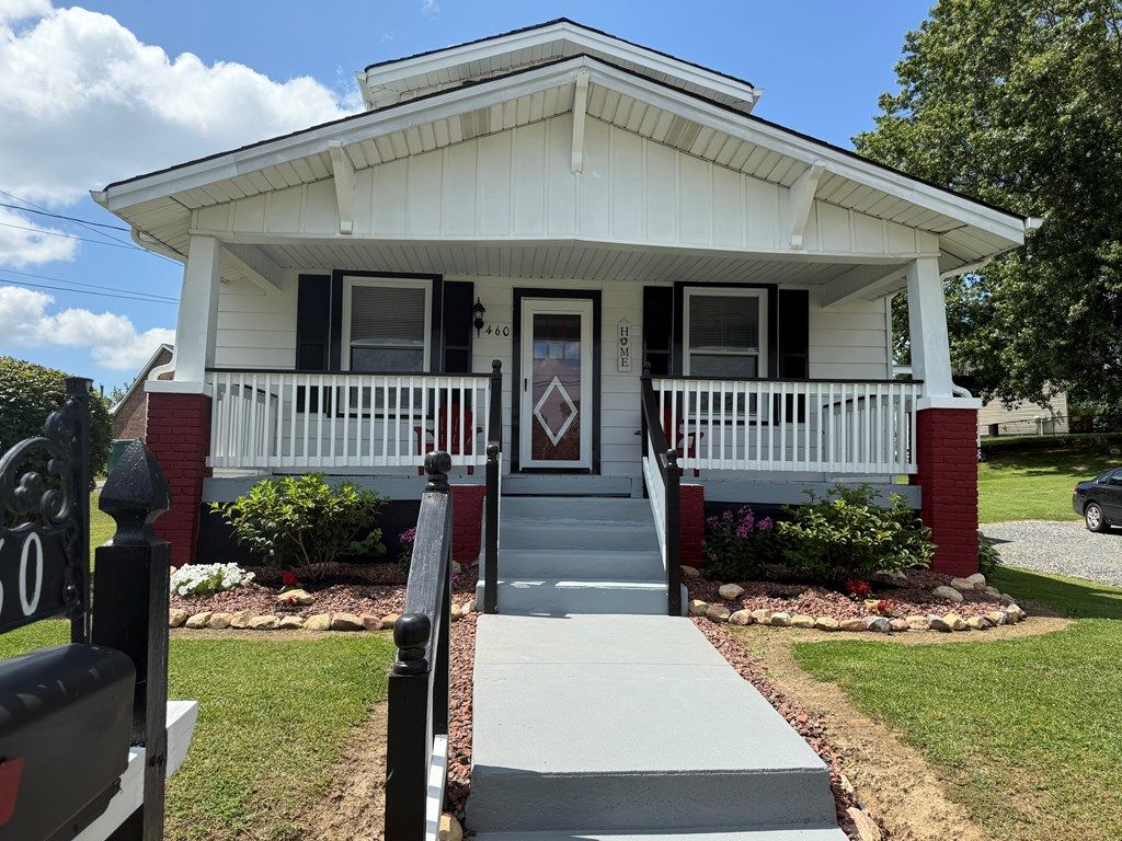 Photo of 460 Vance Street, Bristol, VA 24201 (MLS # 109774)