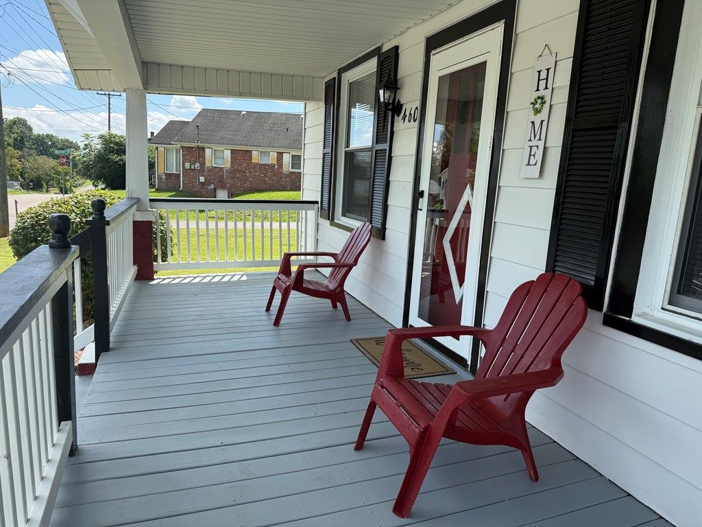 Photo of 460 Vance Street, Bristol, VA 24201 (MLS # 109774)