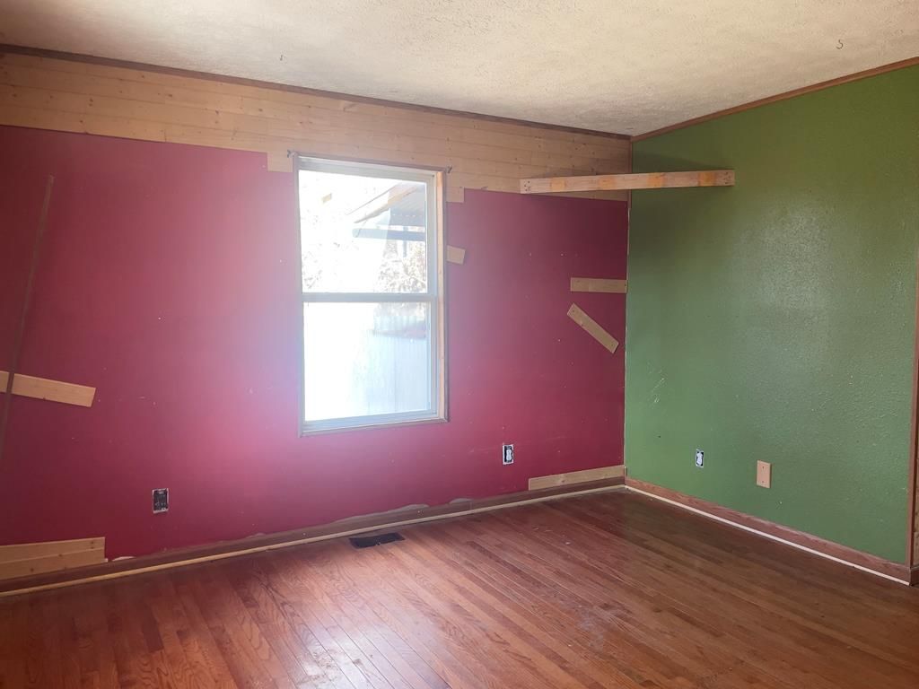 Photo of 105 Highland Ave, Richlands, VA 24641 (MLS # 104108)