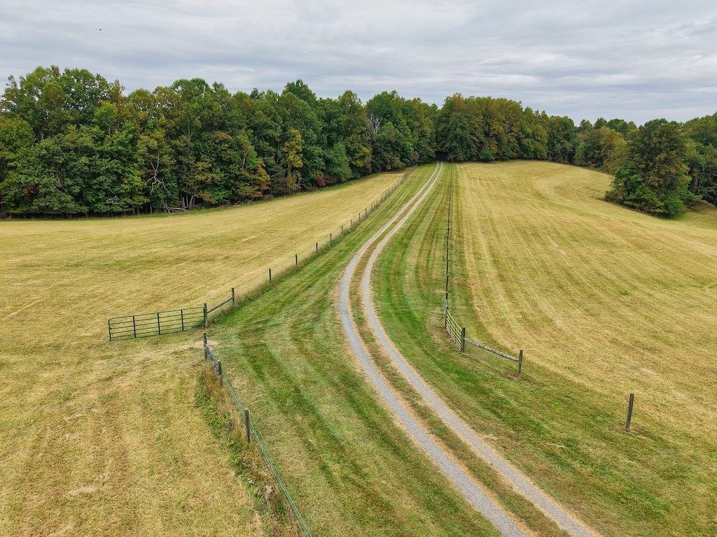 Photo of 1705 Barberry Rd, Floyd, VA 24091 (MLS # 103495)