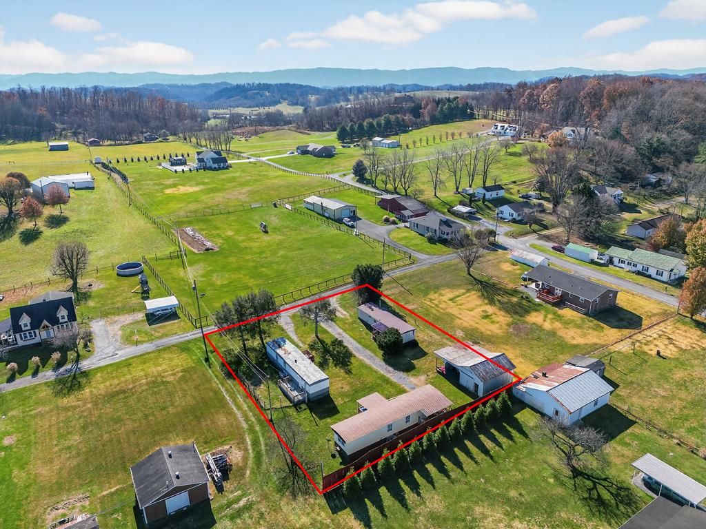 Photo of 28497 Kenwood Dr, Meadowview, VA 24361 (MLS # 104194)